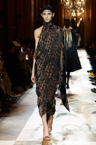 Look 2